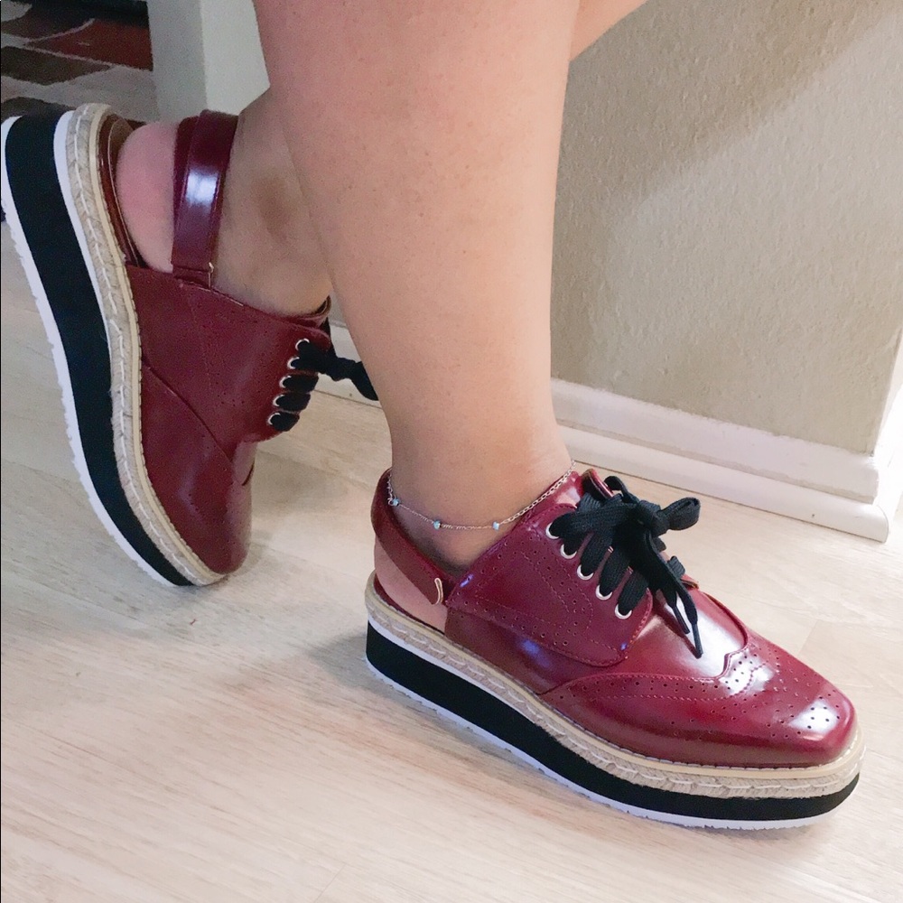 🎉NEW🎉Ladies ankle strap backless oxford. Wine - Picture 2 of 8